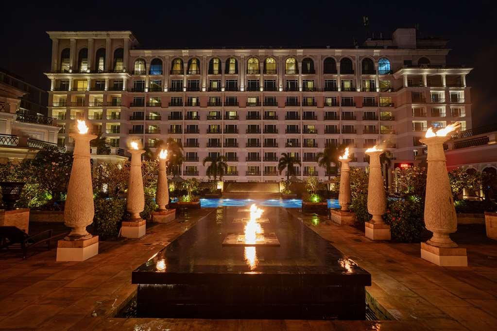 The Leela Palace Chennai Exteriör bild The Imperial Hotel